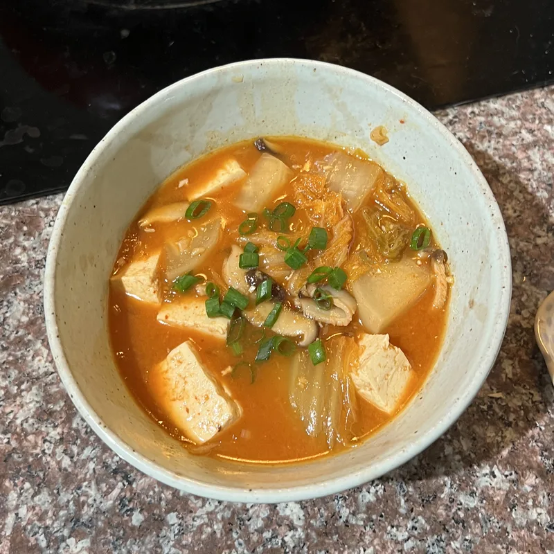Kimchi jjigae